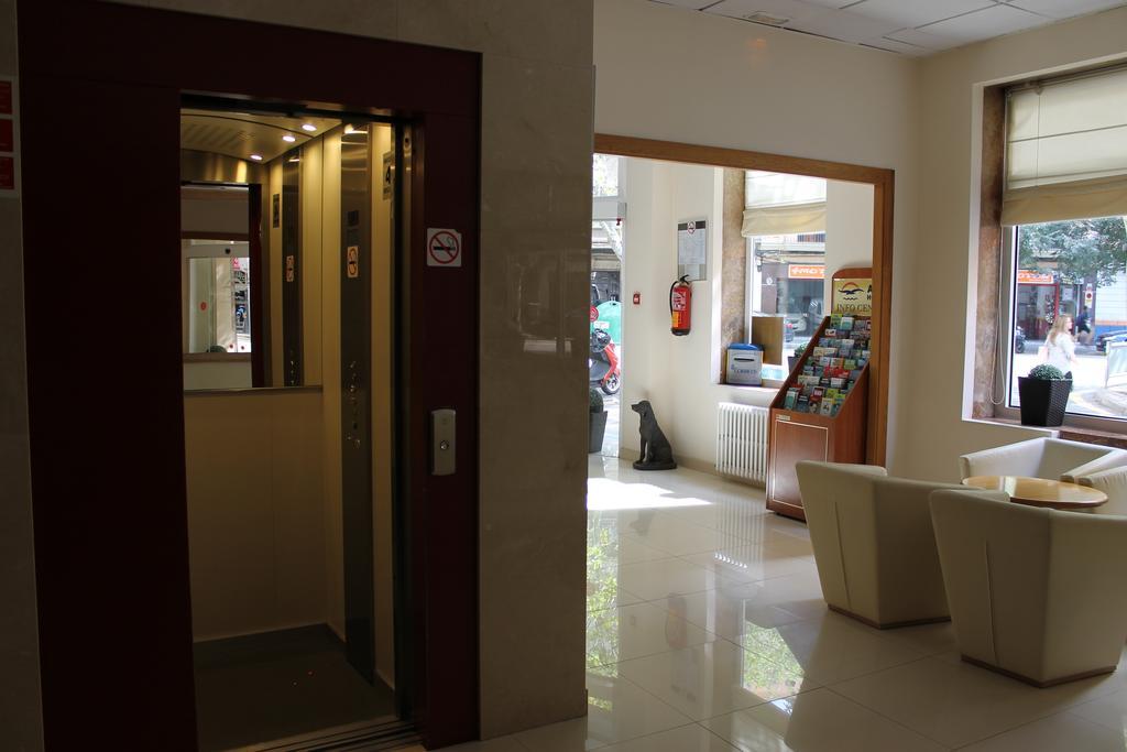 Hotel Amic Colon Palma de Mallorca Bagian luar foto