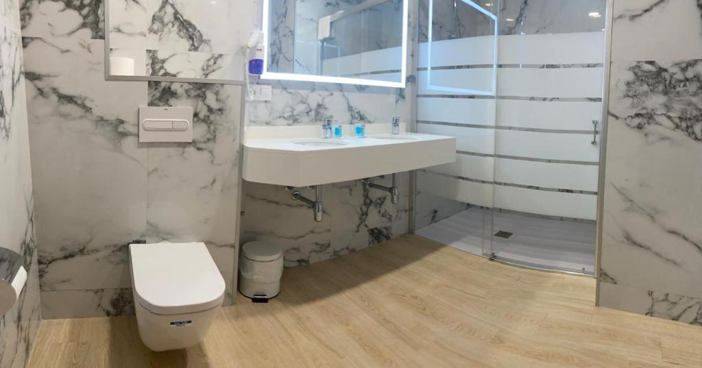 Hotel Amic Colon Palma de Mallorca Bagian luar foto
